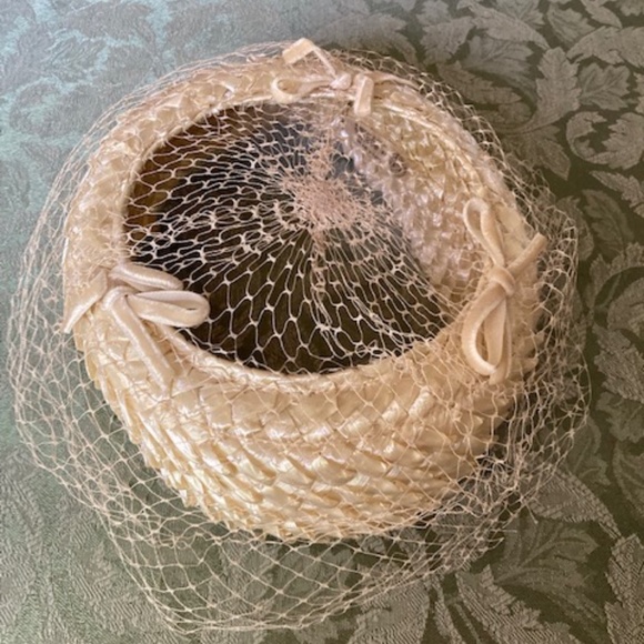 1950's Candy Straw Pillbox Hat - Picture 2 of 13